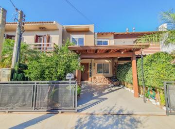 Casa · 150m² · 3 Quartos · 2 Vagas · Sobrado em Hípica