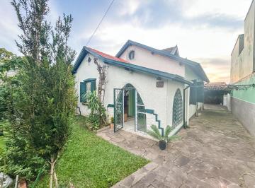 Casa · 300m² · 3 Quartos · 2 Vagas · Casa Residencial com 3 Quartos, sendo 1 suíte e 3 Banheiros, no Bairro Santa Ter