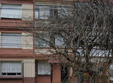 Apartamento · 61m² · 2 Quartos · Apartamento térreo, 2 dormitórios no Menino Deus