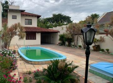 Casa · 230m² · 4 Quartos · 5 Vagas · Casa com 4 dormitórios / 1 Suíte Térreo / Piscina / Bairro Ipanema