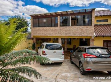 Casa · 320m² · 3 Quartos · 2 Vagas · **Maravilhosa Casa Residencial no Partenon, Porto Alegre, Rio Grande do Sul!**