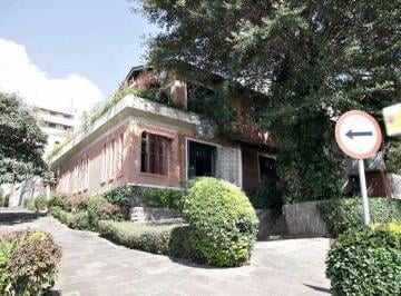 Casa · 260m² · 4 Quartos · 3 Vagas · Casa 04 dormitórios, 01suíte, locação,234m² privativos, Petrópolis/Porto Alegre