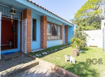 Casa · 165m² · 3 Quartos · 3 Vagas · Casa térrea, com 3 dormitórios, 1 suíte, no bairro Ipanema.