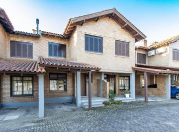 Casa · 121m² · 3 Quartos · 2 Vagas · Casa 3 dormitórios, sendo 1 suíte, 2 vagas de garragem - bairro Ipanema