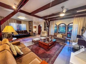 Casa · 484m² · 3 Quartos · 5 Vagas · Casa 3 dormitórios, suíte, lareira, churrasqueira,, pátio, vaga garagem com 309