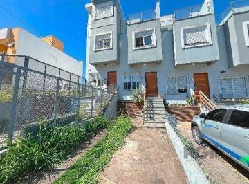 Casa · 118m² · 3 Quartos · 2 Vagas · Casa em Porto Alegre, no bairro Guarujá, com 3 dormitório(s), e 3 banheiros, à venda.
