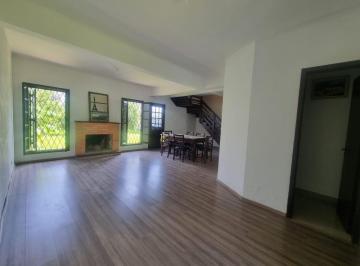 Casa · 250m² · 3 Quartos · 2 Vagas · Casa 3 dorm com amplo pátio em Ipanema