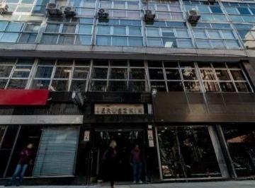 Comercial · 254m² · Libertas Imobiliária vende loja comercial terrea com 252 m² privativos no Centro