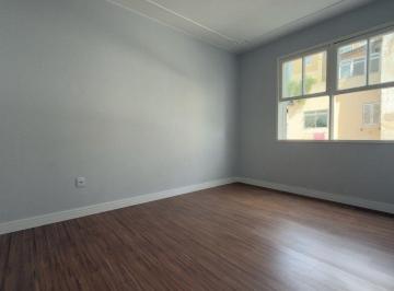 Apartamento · 47m² · 1 Quarto · Apartamento Reformado de 1 Dormitório na Cidade Baixa com 47m² e Baixo Custo Con