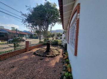 Casa de 4 quartos, Porto Alegre · Casa Térrea com 4 Dormitórios e Piscina