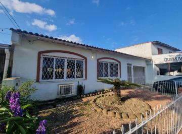 Casa · 230m² · 4 Quartos · 5 Vagas · Casa Térrea com 4 Dormitórios e Piscina