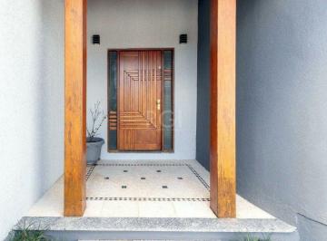 Excelente imóvel (residencial/comercial) em local silencioso e 100m da avenida c · Casa para Venda - 451.63m², 5 dormitórios, sendo 1 suites, 4 vagas - Cristal
