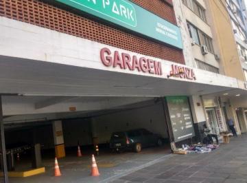 Comercial · 13m² · Vaga de Garagem em Centro Histórico