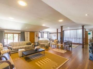 .jpg+2025-03-04 · Casa para Venda - 300m², 4 dormitórios, sendo 1 suites, 8 vagas - Imperial Parqu
