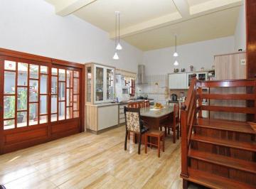 Casa de 3 quartos Venda R$ 800.000 · Casa para Venda - 339m², 3 dormitórios, 2 vagas - Vila Nova, Porto Alegre