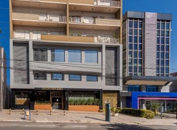 Apartamento de 2 quartos, Porto Alegre · Apartamento 2 dormitórios com dependência 70m2 Moinhos de Vento Av. Cristóvão