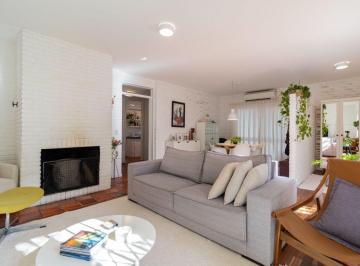 Casa · 132m² · 3 Quartos · 2 Vagas · Casa em Petrópolis