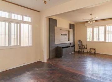Casa Venda 210m² de 3 quartos · Casa ampla e térrea com 3 quartos com 210 m em um terreno de 12 x 31. No bairro