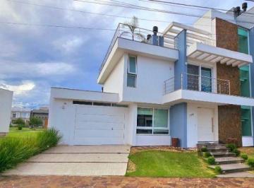 Casa · 274m² · 3 Quartos · 2 Vagas · Casa em Porto Alegre, no bairro Hípica, com 3 dormitório(s), e 3 banheiros, à venda.
