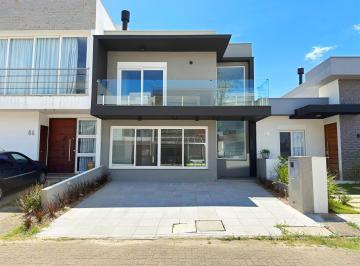 Casa · 200m² · 4 Quartos · 2 Vagas · Casa 4 dormitórios( 1 dorm térreo) no Condomínio Villa Amalfi, na zona sul de Po