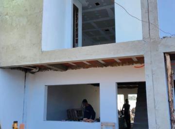 Casa · 125m² · 2 Quartos · 1 Vaga · Sobrados novos com 2 suítes, churrasqueira e espera para carro elétrico