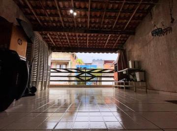 Casa de 3 quartos, São Paulo · Casa Espaçosa à Venda na Vila Natal | Próxima à Estação Vila Natal