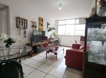 Apartamento de 2 quartos, Niterói · Apartamento de frente, bem localizado! Com 2 quartos aconchegantes, equipados com armários embutidos