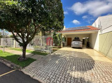Foto 02 · Imperdível! Casa à venda em Umuarama-PR, 4 quartos, 2 suítes, 201m² no Parque Bandeirantes. Venha co