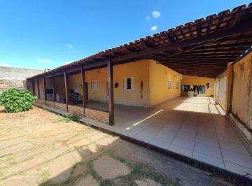 Casa de 5 quartos, Vicente Pires · Casa de Esquina na Rua 04 de Vicente Pires – Lote 640m2.