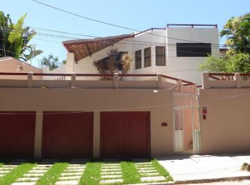 Casa · 453m² · 5 Quartos · 3 Vagas · Itaigara. Casa 5 suites, 3 pavimentos, 3 garagens, 1000m2 e 450m2 area útil