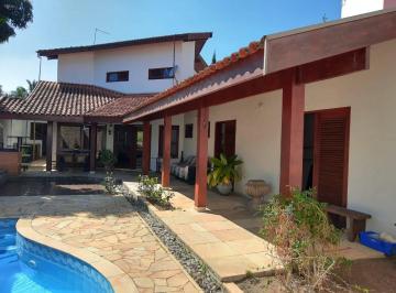 Casa · 480m² · 3 Quartos · 5 Vagas · Sobrado maravilhoso em região nobre de Taubaté