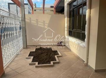 Casa · 224m² · 8 Quartos · 2 Vagas · Casa tipo sobrado no Centro de Taubaté! Oportunidade!! Baixou o valor!!