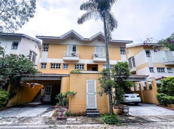 Casa de 4 quartos, Cotia · Casa a venda na Granja Viana Km 21