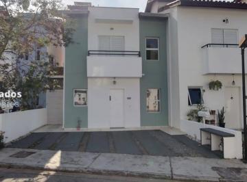 Casa · 153m² · 3 Quartos · 2 Vagas · Casa Ampliada com Mezanino, Corredor Lateral e Ambientes Integrados