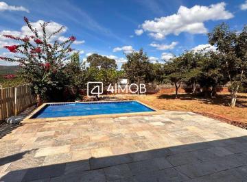 Casa de 3 quartos, Pirenópolis · CASA PIRENÓPOLIS MATA VELHA 3 SUÍTES, PISCINA E CHURRASQUEIRA