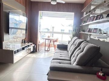 Apartamento de 3 quartos, Florianópolis · Apartamento semi mobiliado com 3 quartos á poucos passos da Praia de Canavieiras,