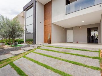 Casa · 251m² · 3 Quartos · Sobrado alto padrão à venda no Dona Sofia em São José dos Pinhais
