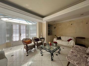 3 · Excelente casa com 4 quartos no Centro
