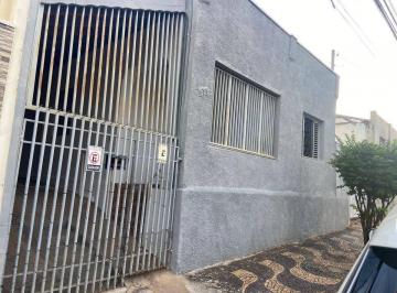 Casa · 800m² · 3 Quartos · 2 Vagas · Casa à venda com 03 dormitórios no Centro de Santa Bárbara d’Oeste/SP