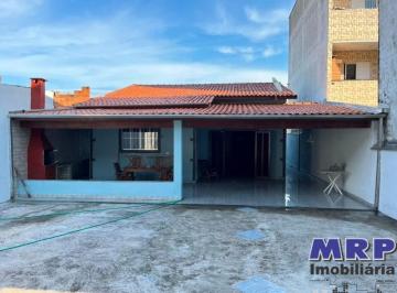 Foto 02 · Casa a venda em Ubatuba, com 3 dormitórios na Praia do Sapê.