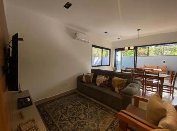 Casa de 3 quartos, Balneário Camboriú · Casa de 140 m² com 3 quartos em venda no Centro