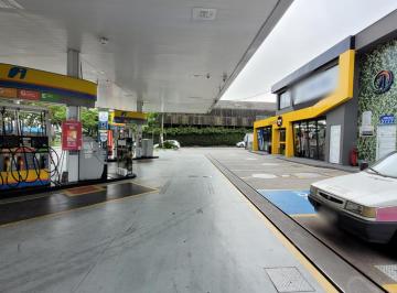 Comercial · 150m² · 2 Vagas · Loja em posto na Avenida Atlântica, N. 2777 - Loja 2 • 150 m²