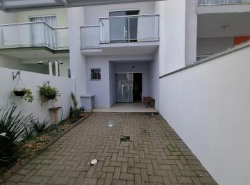 Sobrado à venda no Itacolomi, Balneário Piçarras - SC · Sobrado semimobiliado com 2 quartos