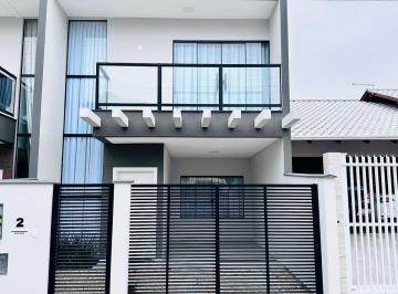 Casa · 3 Quartos · 1 Vaga · Sobrado apenas 150 metros da praia