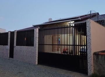 Casa à venda no Itajuba, Barra Velha - SC · Casa sozinha no terreno com piscina
