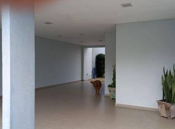1718904395 · Casa alto padrão no centro de Balneário de Piçarras