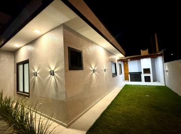 DISTÂNCIA DA PRAIA:
Localizada apenas 600mts da praia.
LOCALIZAÇÃO:
Ótima locali · Linda casa no  Bairro Itajuba, Barra Velha, Santa Catarina.