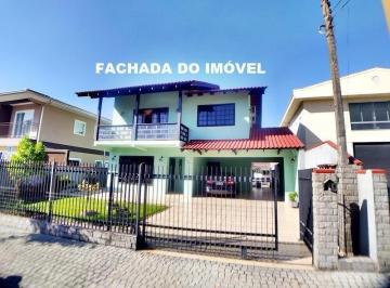 Casa · 326m² · 3 Quartos · 2 Vagas · Sobrado à Venda no Bairro Bom Retiro - Joinville