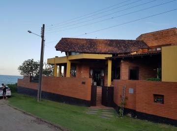 1718904420 · Casa Vista Mar com 3 quartos sendo 1 suíte em Balneário Piçarras - SC