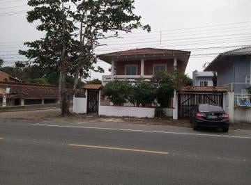 Casa à venda no Itajuba, Barra Velha - SC · Casa grande na Avenida Itajuba